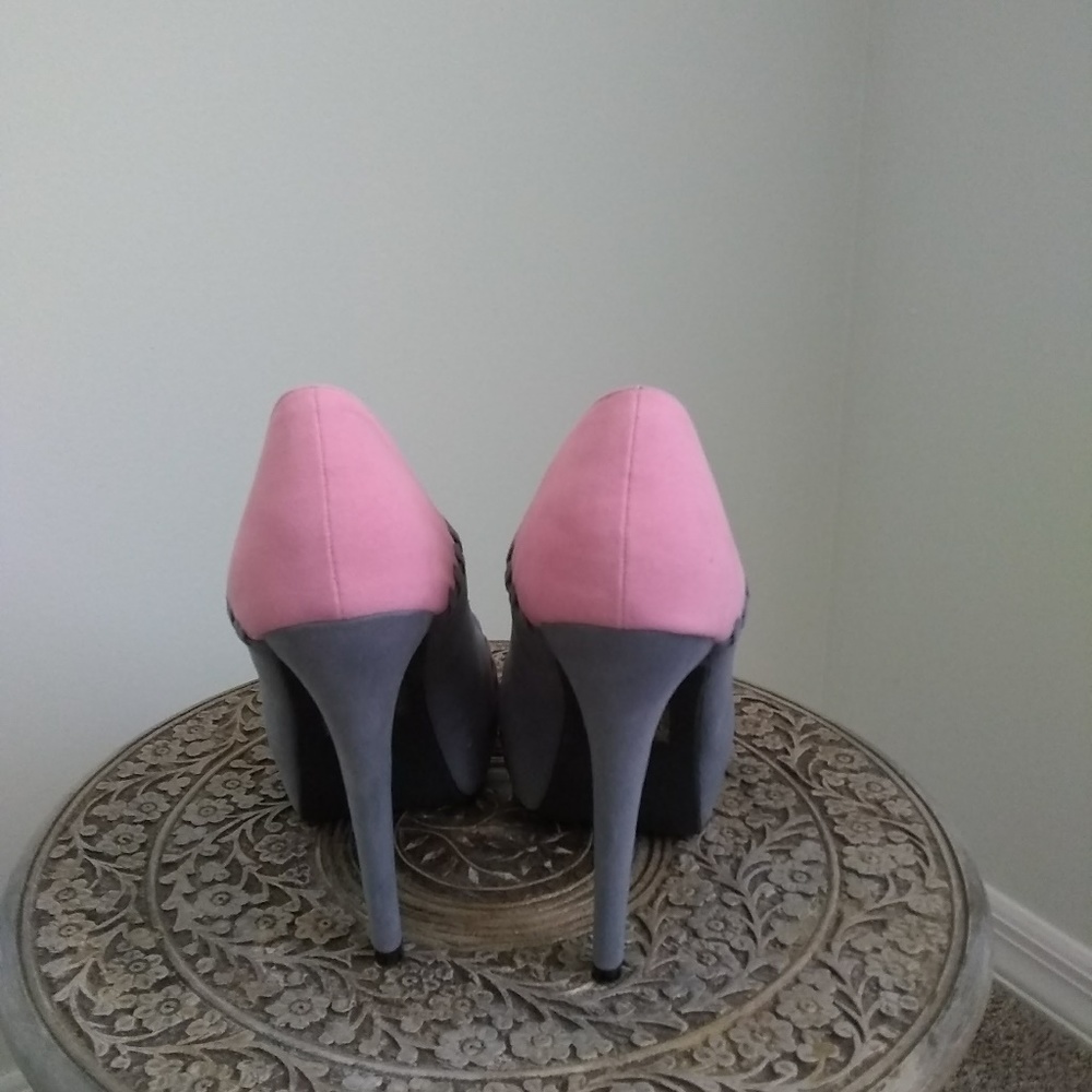 Shoes - Picture 3 of 3